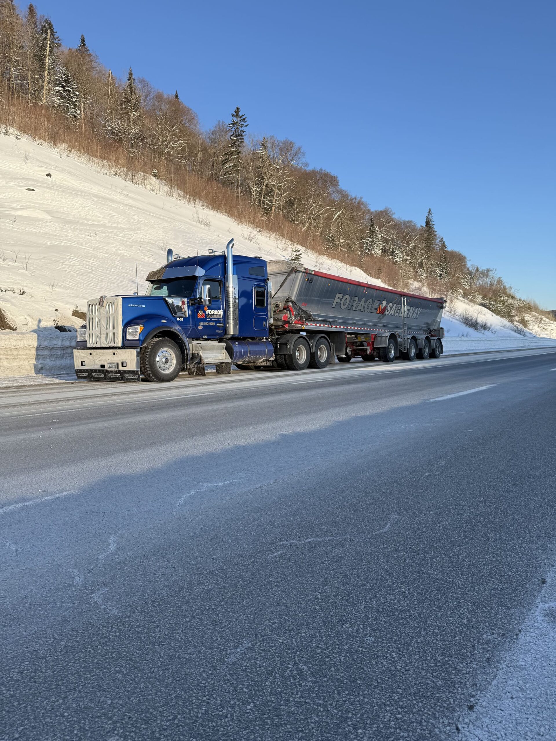 Camion de transport Forage Saguenay